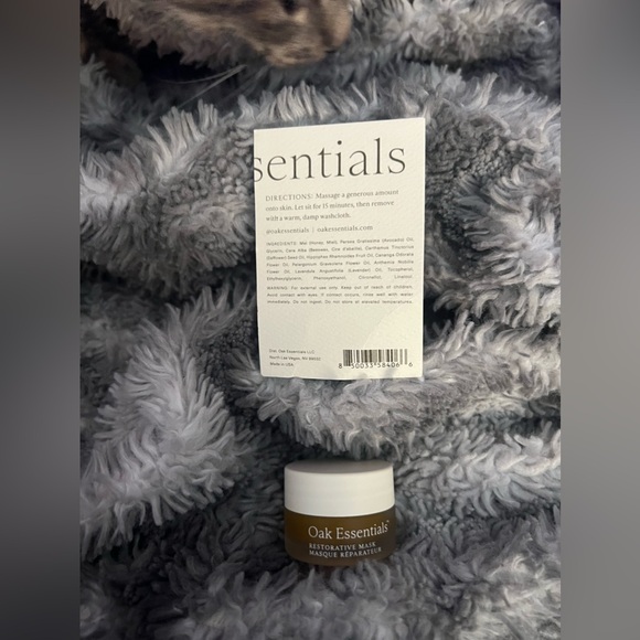 Oak Essential Restorative Mask

0.18oz
new - Picture 6 of 7